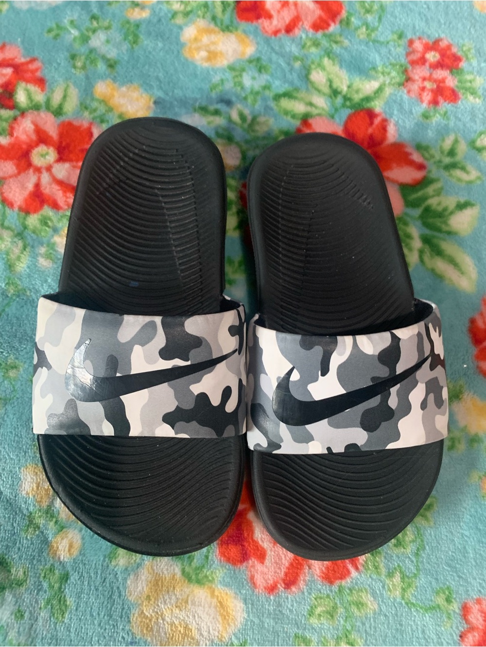 Boys Nike Kawa Slides Sandals 11C T3